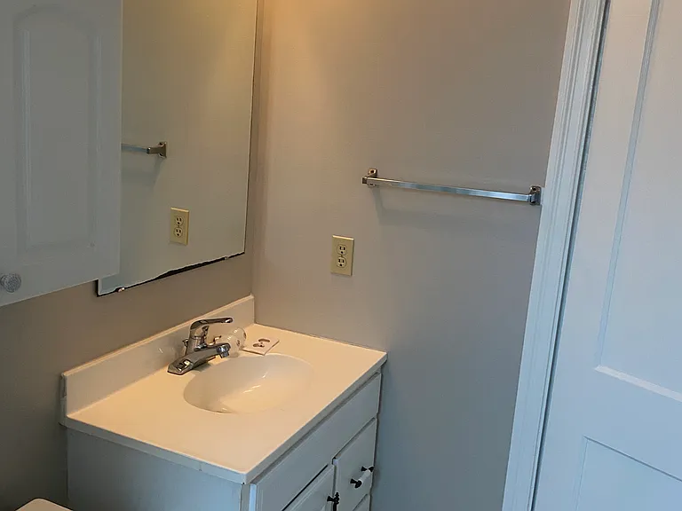 1523 Gladden St — Photo 13