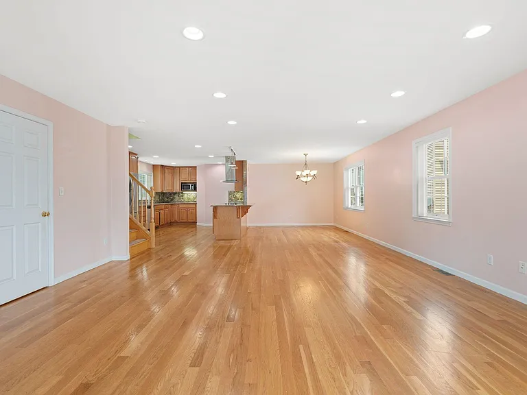 13 Humphrey Ave #1 — Photo 6