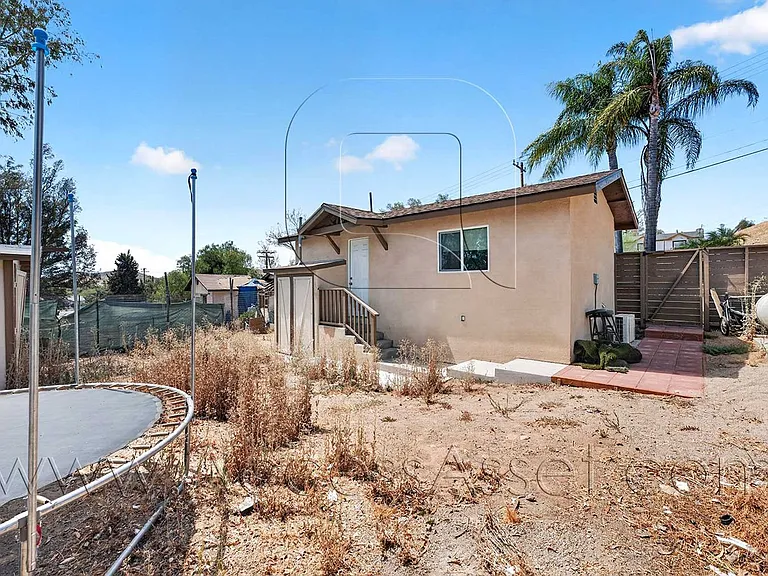 23963 Lodge Dr — Photo 4