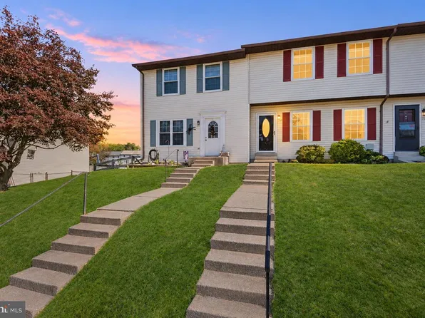 748 Windsor Dr, Westminster, MD 21158