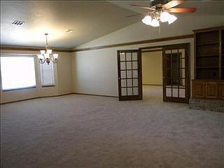 5th image of 900 NW 34th St