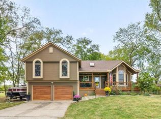 8910 Lexington Ave, De Soto, KS 66018