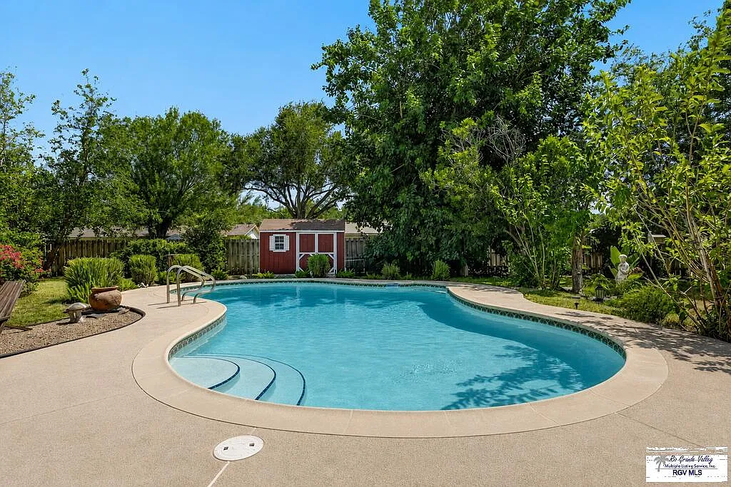 3 bed, 3.0 bath, 2660 sqft, $5,000 — Photo 3