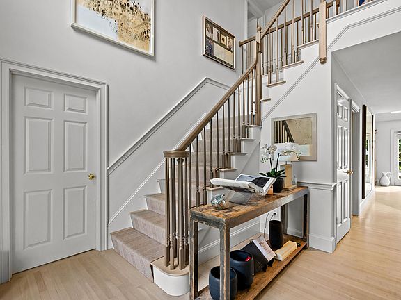 5th image of 40 Spinnaker Lane