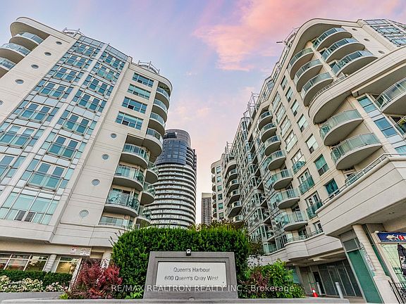 2nd image of 600 Queens Quay W #619