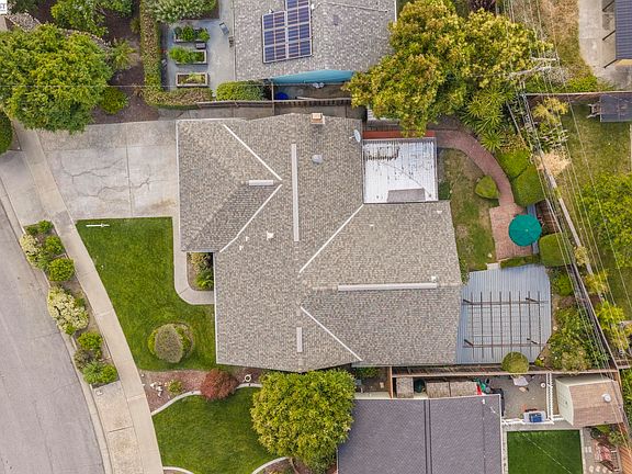 5th image of 2481 Whitethorne Dr