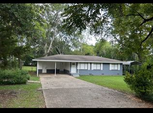 105 E Tuttle Rd, White Oak, TX 75693