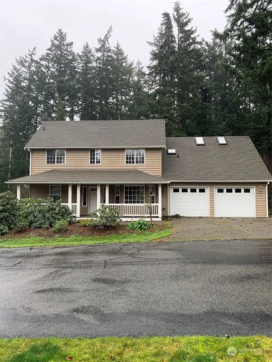 952 Woodside Lane photo 1