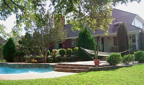 2nd image of 614 Hillside Dr