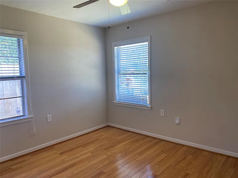 121 Tuna St — Photo 5