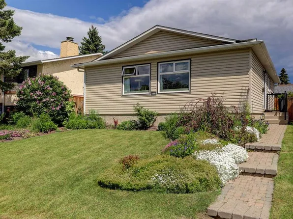 148 S Rundlecairn Rise NE, Calgary, AB T1Y 2Y3
