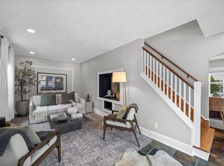 8558 N Regent Rd, Fox Pt, WI 53217