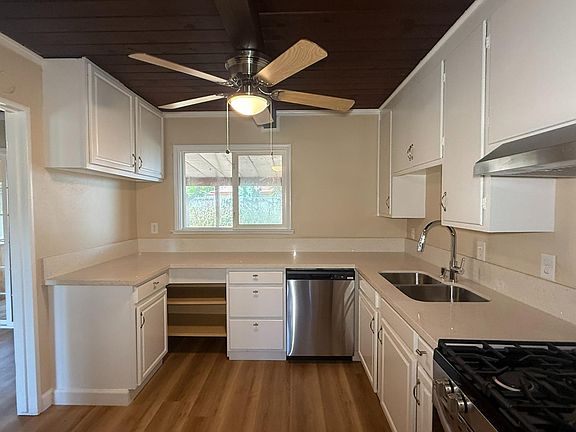 5th image of 5420 70th St