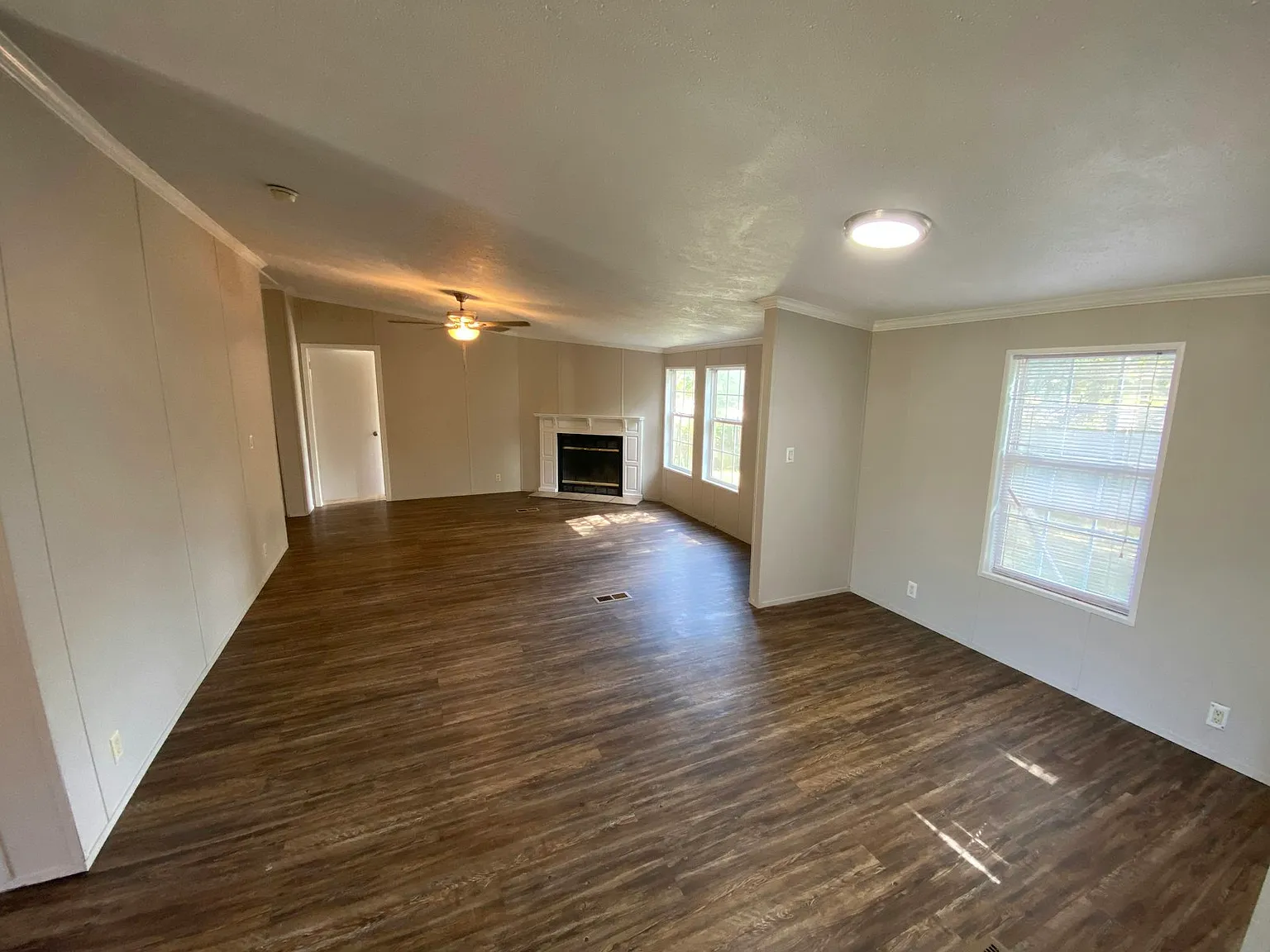 111 Pecan Grove Boulevard — Photo 3