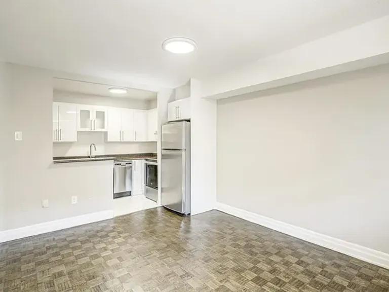 1251 King St W — Photo 40