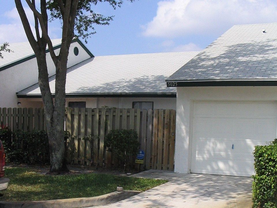 2/2/1/WITH 2 PORCHES