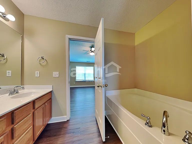 6012 Mountview Dr — Photo 16