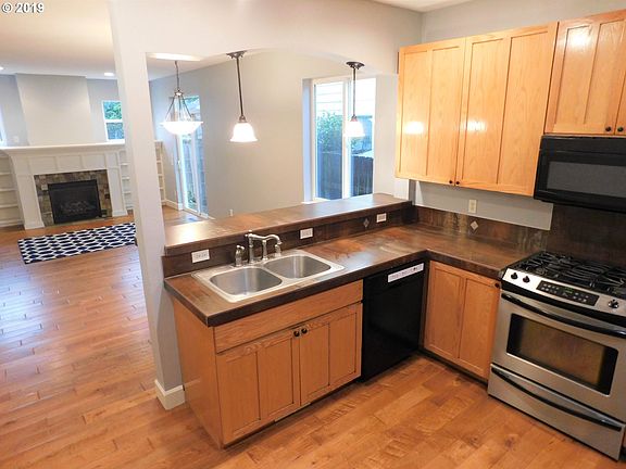 2nd image of 10812 NE 53rd Ct