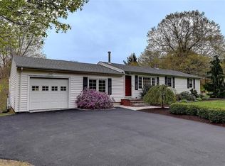 107 Chaucer Dr, North Kingstown, RI 02852
