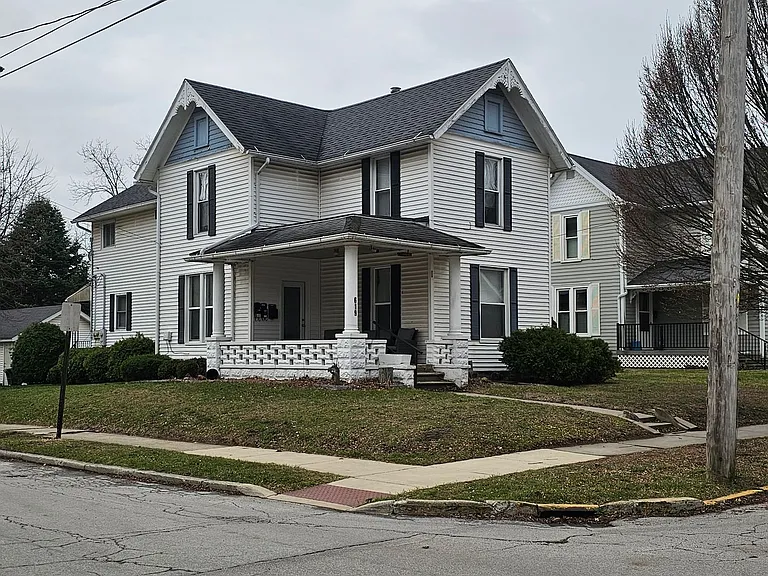 619 Wallace Ave — Photo 2