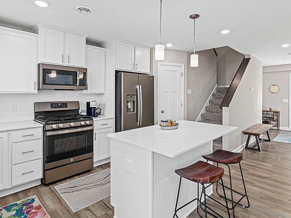 2nd image of 2173 Island Ct