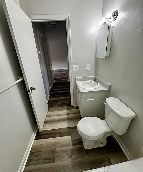 925 Delmonte Dr — Photo 10