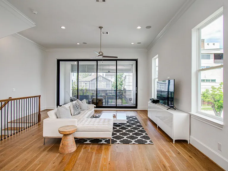 1512 Stuart St — Photo 17