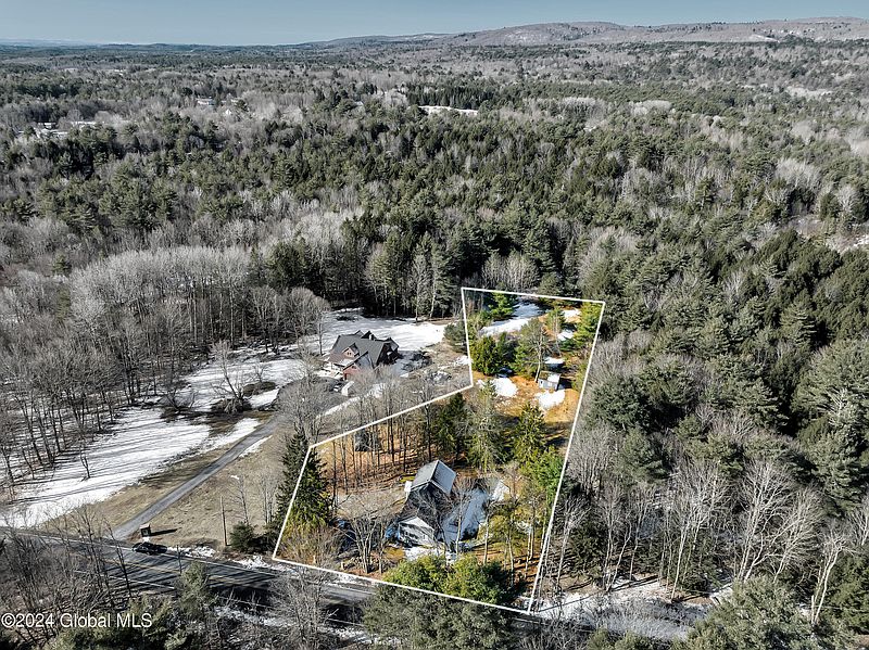 3rd image of 463 Allen Road