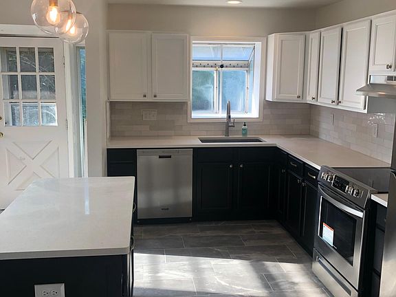 3rd image of 6608 Locke Ave