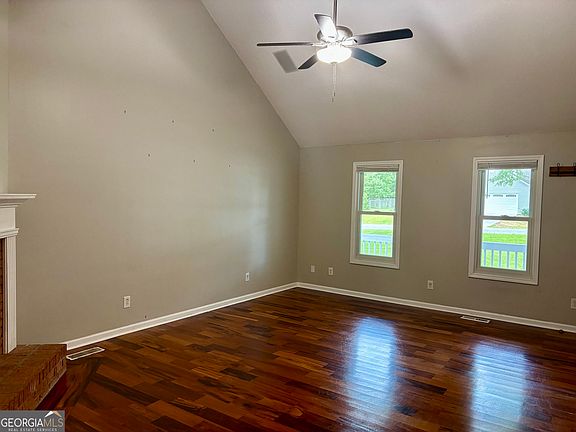5th image of 401 Windsor Ct