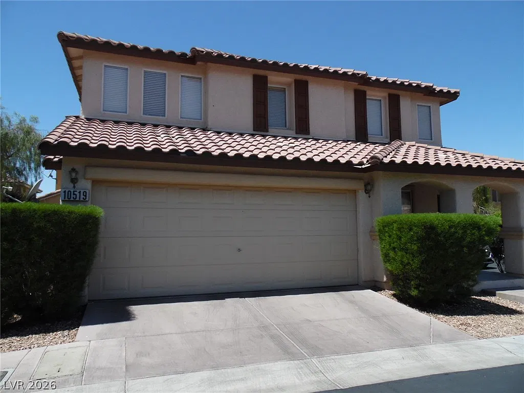 3 bed, 2.5 bath, 1478 sqft, $1,995 — Photo 1
