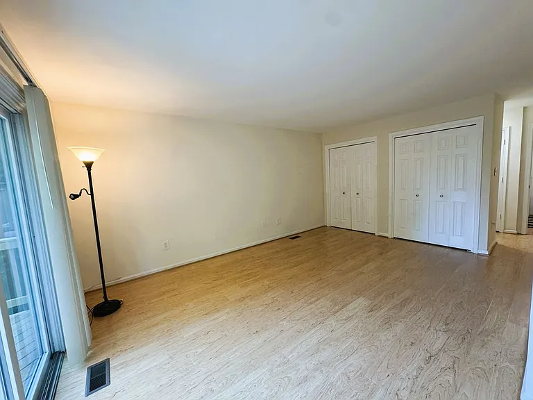 4507 Highland Green Ct — Photo 3
