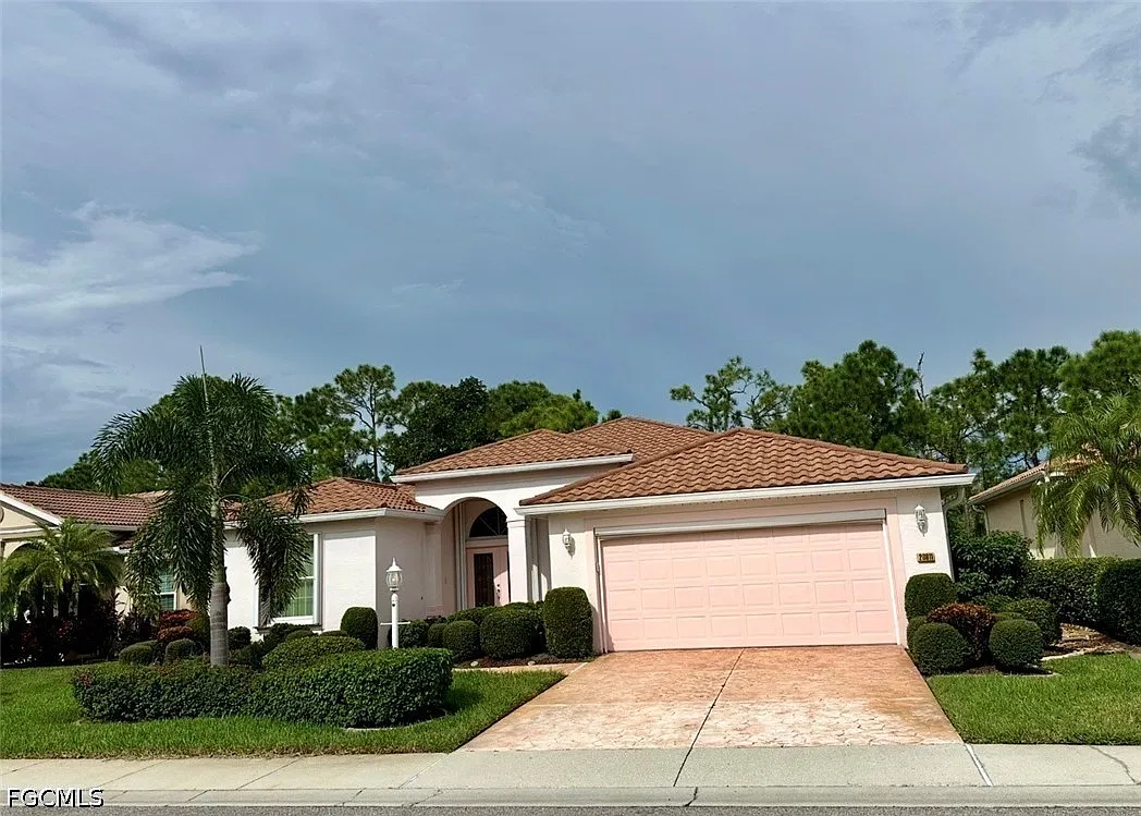2 bed, 2.0 bath, 1988 sqft, $4,000 — Photo 1