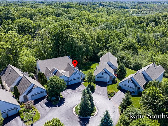 3rd image of 588 Enclave Ct SE #20