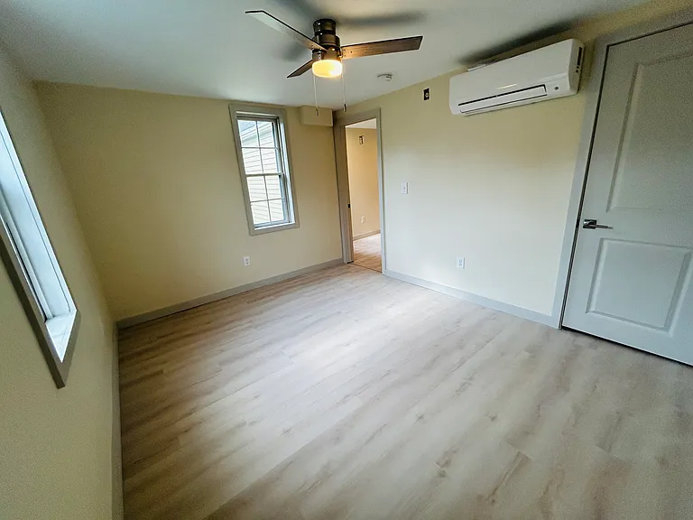 50 King St #3 — Photo 18