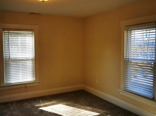 438 W Maple St #1/2, Granville, OH 43023