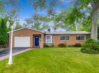 502 Cherry Cir, Glenview, IL