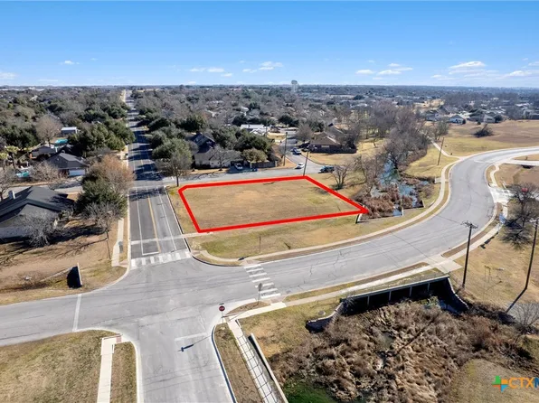 3949 Pinehurst Dr, Taylor, TX 76574