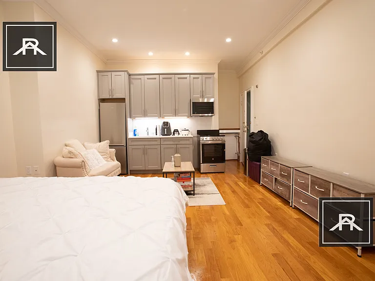 901 Beacon St #12 — Photo 4