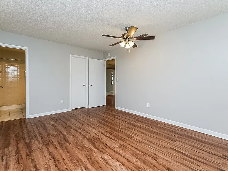 9350 Bayside Ct — Photo 11