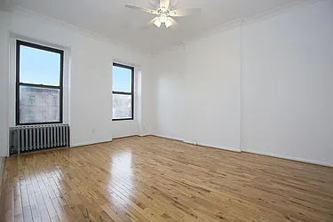 Rented by Space Marketing Shop