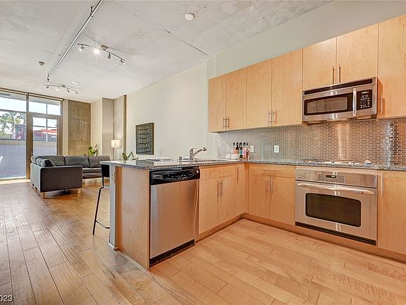 4th image of 353 Bonneville Ave #147