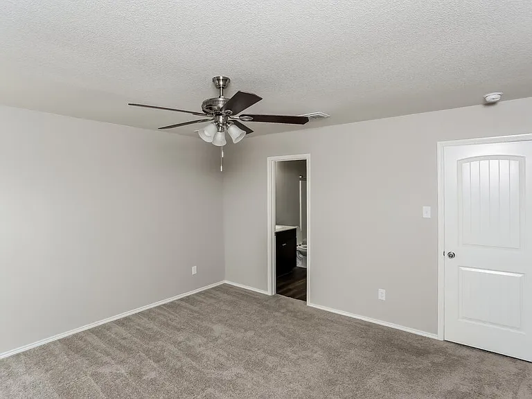 5537 Berea St — Photo 9