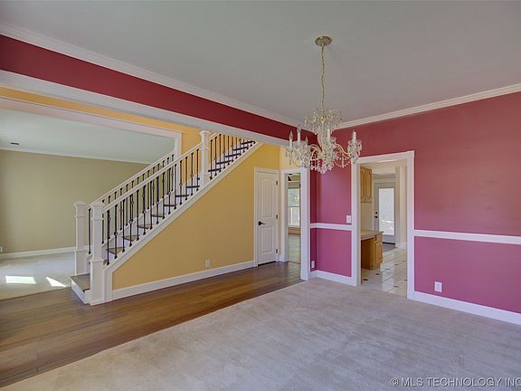3rd image of 208 N Sweet Gum Ave
