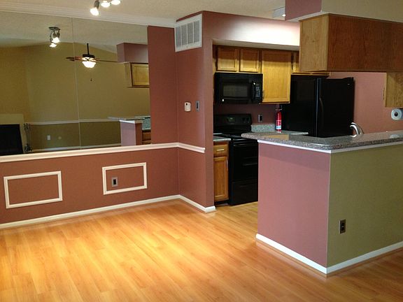 2nd image of 2120 El Paseo St APT 2006