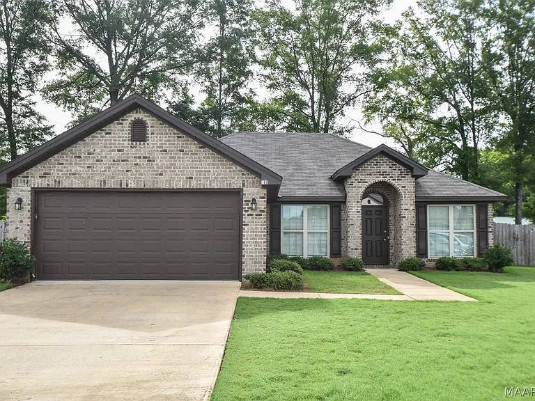 161 Hideaway Ln — Photo 1