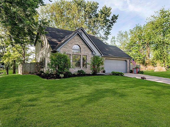 2nd image of 410 Wood Hollow Ct