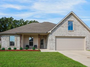 206 Rose Of Sharon Ln, Lafayette, LA 70508