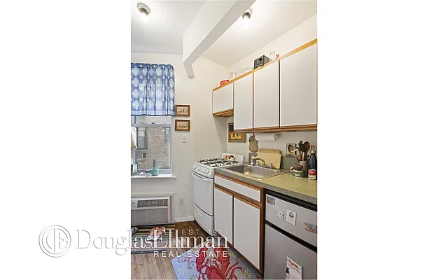 Sold by Douglas Elliman | media 3