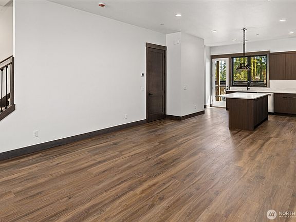 4th image of 105 Riverbend Loop